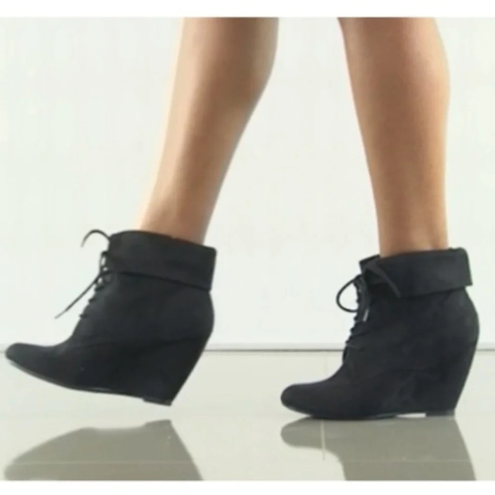 Zigi Soho Black Lace-Up Wedge Ankle Booties